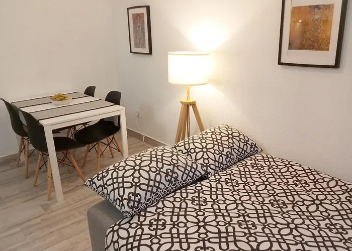 Tranquilo Apartamento De Dos Dormitorios En Pleno Centro